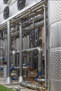 從葡萄到佳釀 探索紅酒生產(chǎn)的藝術(shù)與科學(xué)